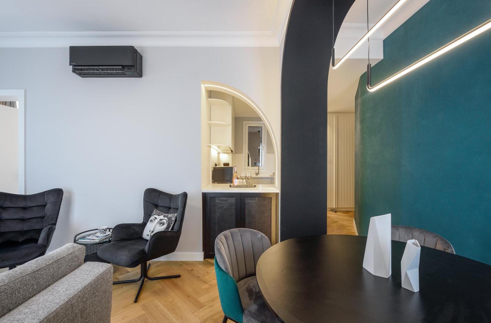 King Apartment Thessaloniki By Luxlikehome 塞萨洛尼基 外观 照片