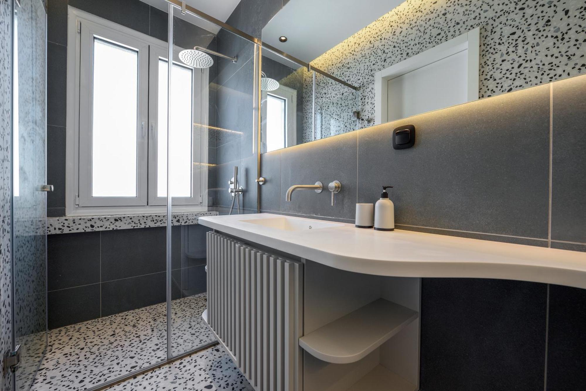 King Apartment Thessaloniki By Luxlikehome 塞萨洛尼基 外观 照片