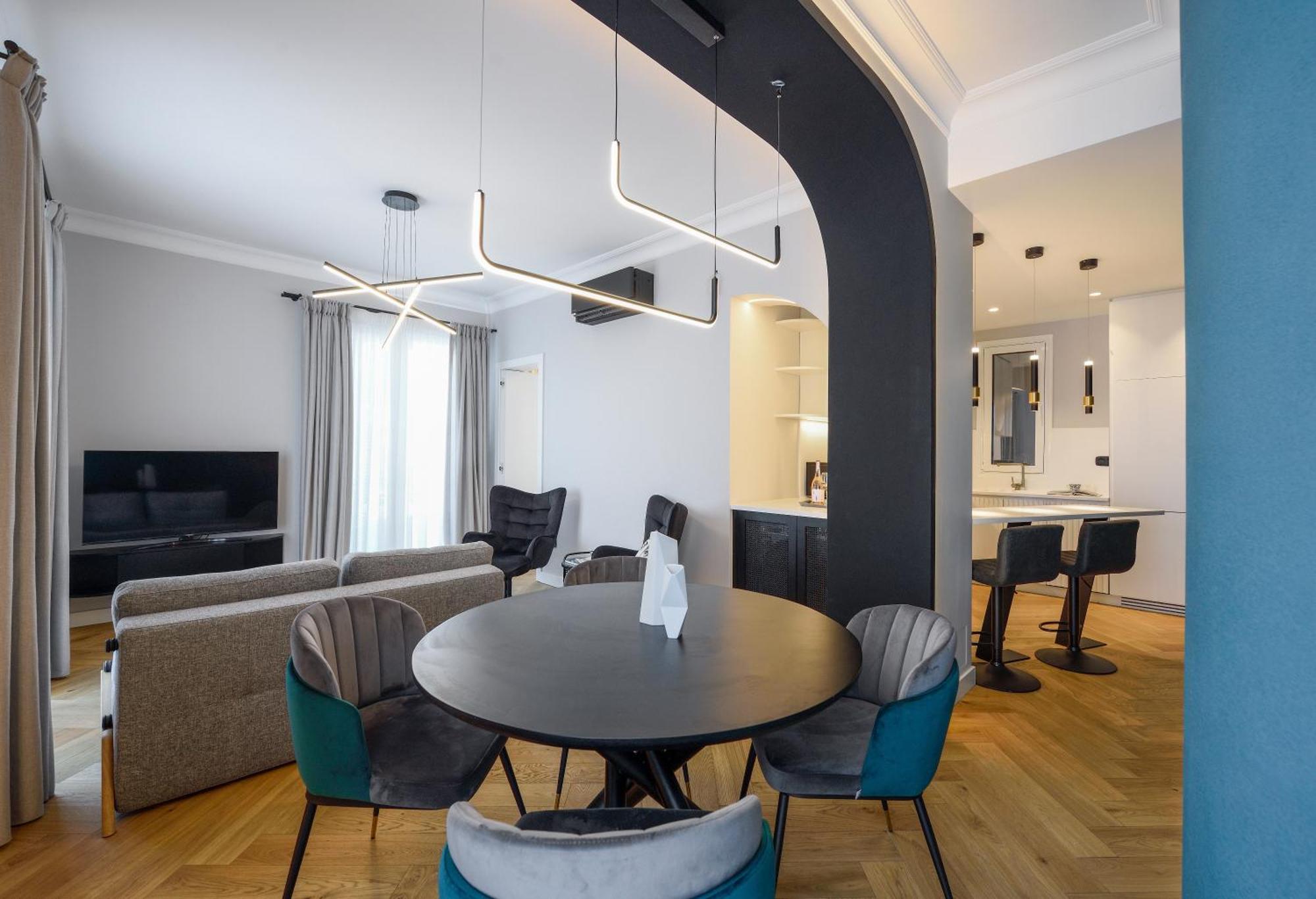 King Apartment Thessaloniki By Luxlikehome 塞萨洛尼基 外观 照片
